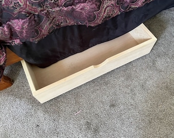 storage / bedroom storage/under bed