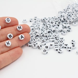 Alfabeto 7MM ABC Cuentas Blanco Negro, Acrílico Plano Redondo Nombre Cuentas, Cuentas Redondas, Cuentas para La Fabricación de Joyas, Joyería Personalizada, CARTA2