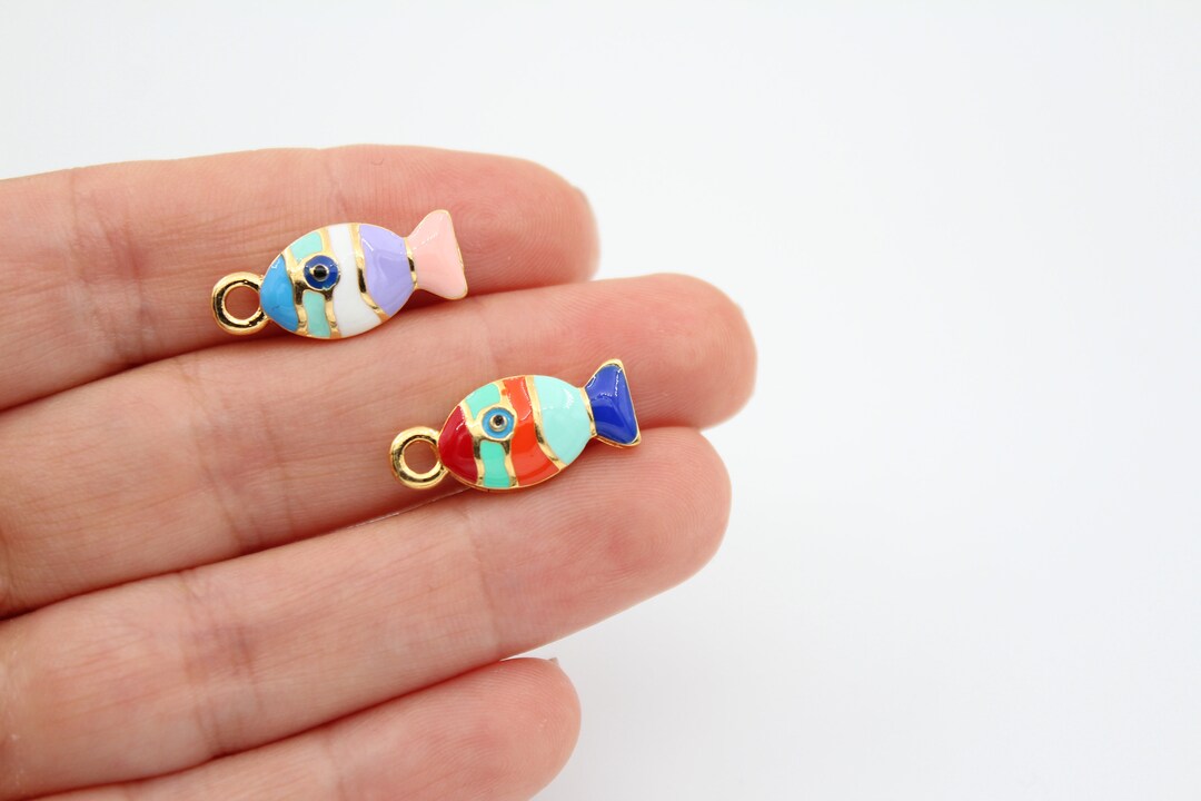 9X20MM 24K Shiny Gold Plated Fish Pendant , Fish Charms , Pisces Charm