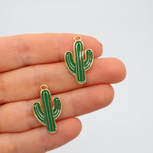 14x24MM 24K Shiny Gold Plated Cactus Charms, Plant Charms, Ciondolo cactus smaltato, Fascino collana, Collane vegetali, Cactus Neclace, GLD420