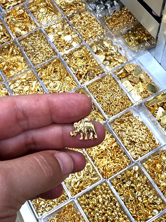 9 x 16 MM 24K 光沢のある金メッキの象のチャーム、象のジュエリー、象