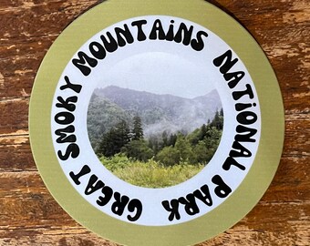 Pegatina/calcomanía impermeable del Parque Nacional de las Grandes Montañas Humeantes