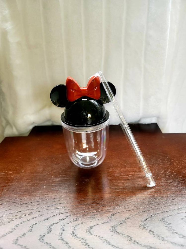 Minnie mouse Double wall Tumbler Includes lid and straw. image 2