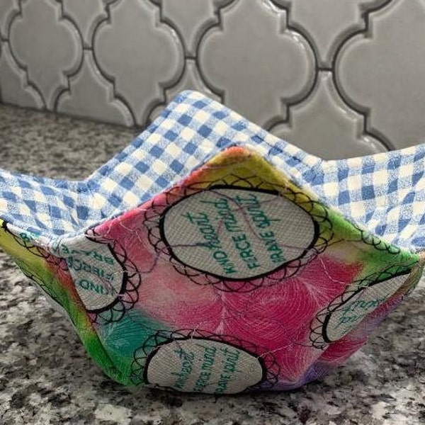 KIND HEART Bowl Holder, Quilted Bowl Holder, Microwave Bowl Cozy, Blue Gingham Reversible Bowl Cozy, Green,Pink,Yellow,White Bowl Cozy