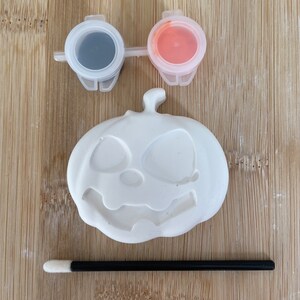 Halloween  party bag favor #paint your own halloween shape  #halloween # party