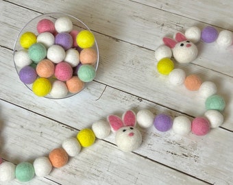 Easter Bunny Felt Ball Garland Pastel Easter Felted Bunnny Decoration for Mantel White Bunny with Pastel felt Balls Spring Garland