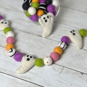 Halloween Ghost Decor Garland Felt Ball Decor Fall Cute Kids Spooky Decorations for Mantel
