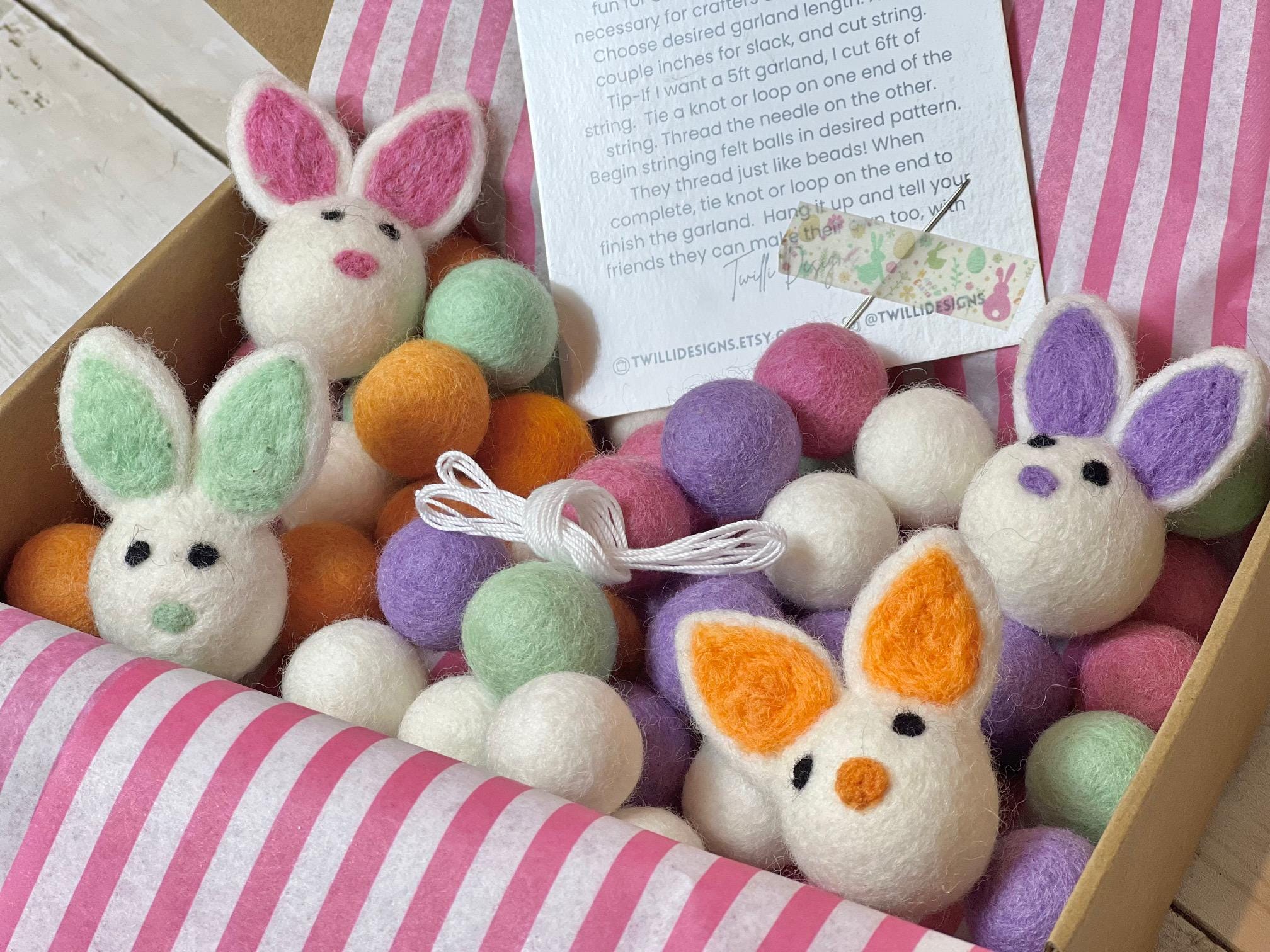 Disegno da Colorare di Coniglietto di pasqua con le uova di Pasqua – Disegni da Colorare e