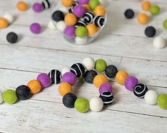 Halloween Trick or Treat Pom Pom Garland Multicolored Halloween Colored Felt Ball Garland Decoration Felt Ball Decor for Mantel