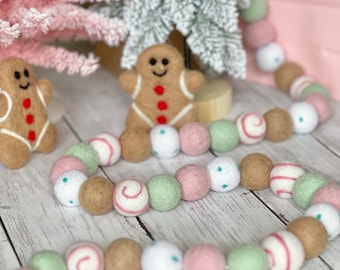Bakeshop Garland Felt Decor Pink & Blue Holiday Gingerbread Colored Felt Ball Garland Decoration Cute Christmas Decor for Kitchen