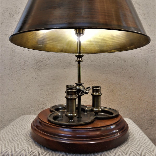 Antike Bouillotte Lampe - Bürolampe - Klassische Lampe - Drei Glühbirnen und eine Höhe von 45 cm. Neoklassizistisches Frankreich. Mitte 20.Jahrhundert