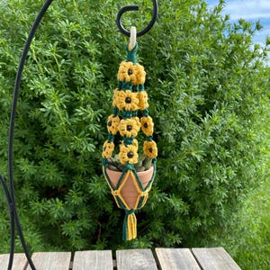 Mini Plant Hanger, Sunflower, Macrame Macrame Plant Holder, Rearview Mirror charm, Plant Hanger, Air Plant Holder
