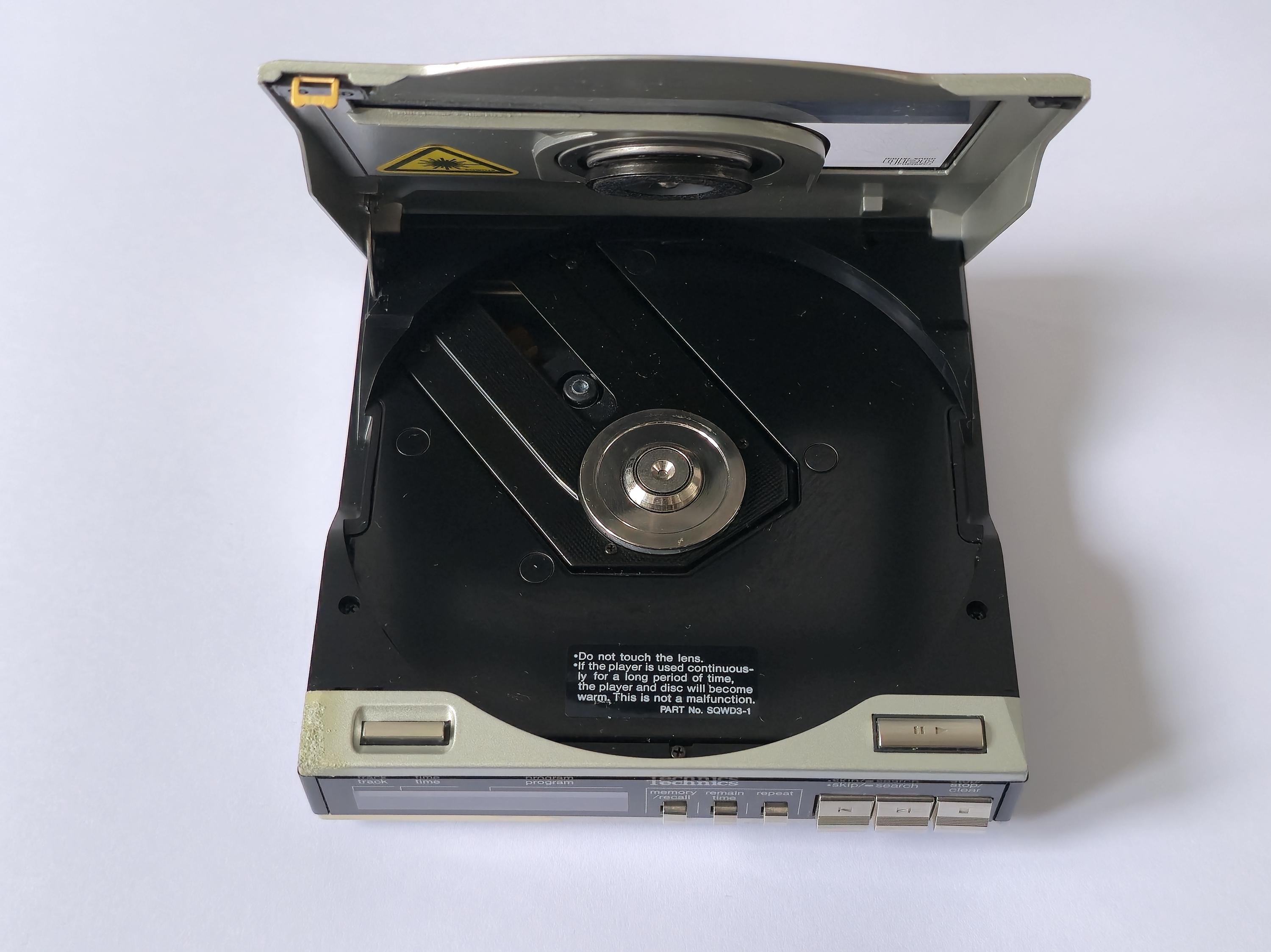 【極美品・完動品】 Technics SL-XP7 ポータブルCDプレーヤー テクニクス ポータブルCDプレーヤー SL-XP7 ディスクマン 修復済み