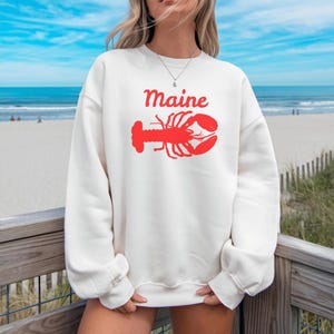 Maine Sweatshirt Lobster Sweater Beachy Crewneck Bday Gifts for Friends Coastal Granddaughter Wild Life Animal Shirt Kennebunkport T-Shirt