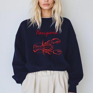 Newport Sweatshirt Hummer-Shirt Rhode Island Tshirt Beachy Rundhalsausschnitt Bday Geschenke für Freunde Familie Strand Outfits Küsten Enkelin Niedlich