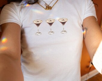 Espresso Martini Shirt Y2K Baby Tee Alcohol Tank Tops Tini Time Tshirt GF Gift Ideas Beachy Graphic Tees Bday Gifts for Friends Cocktail T