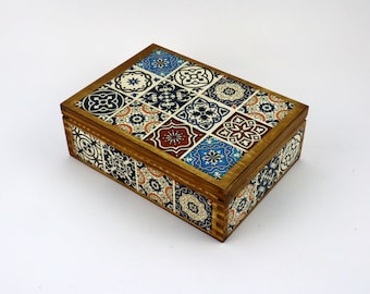 Teekiste aus Holz mit Fächern Azulejos Patchwork 6 Fächer. Eine Box für Kleinteile