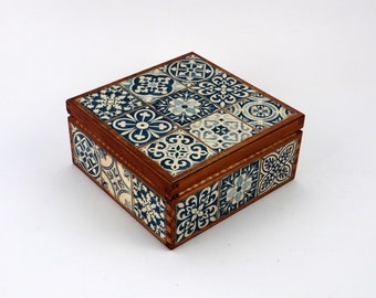 Teekiste aus Holz mit Fächern Azulejos Patchwork