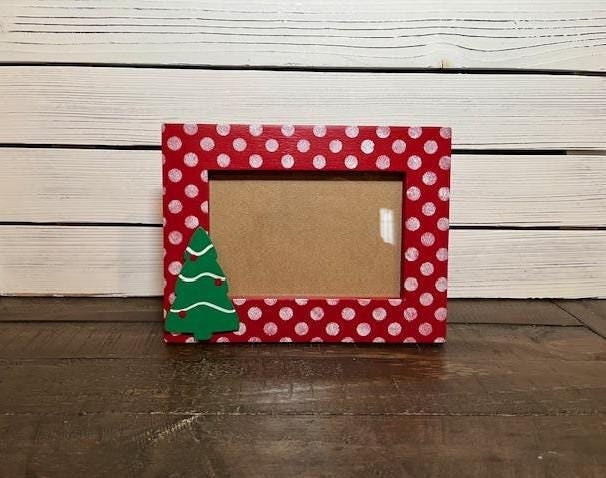 Christmas Picture Frame, 4x6 Christmas Frame, Whimsical Christmas Photo Frame, Red and White Polka Dotted Frame, Cute Christmas Frame
