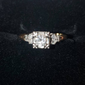 One of A Kind! Beautiful 14k Gold Vintage Diamond Cluster Ring