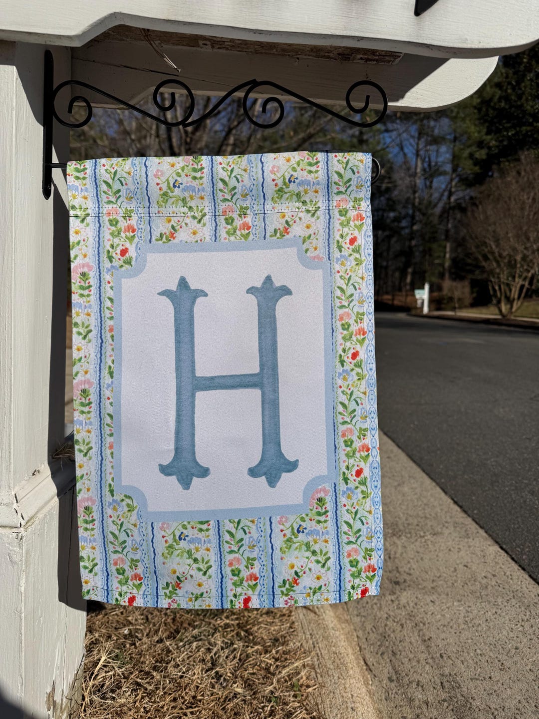 Personalized Crest Garden Flag, floral Preppy Coquette Initial Yard decor, Grandmillennial Decor, Porch Banner, Watercolor Chinoiserie Flag