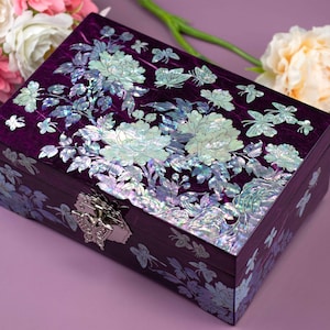 7X4.7In Mother of Pearl flower lacqure jewelry box Vintage jewelry keepsake box Peonies flowers boite nacre Birthday gift