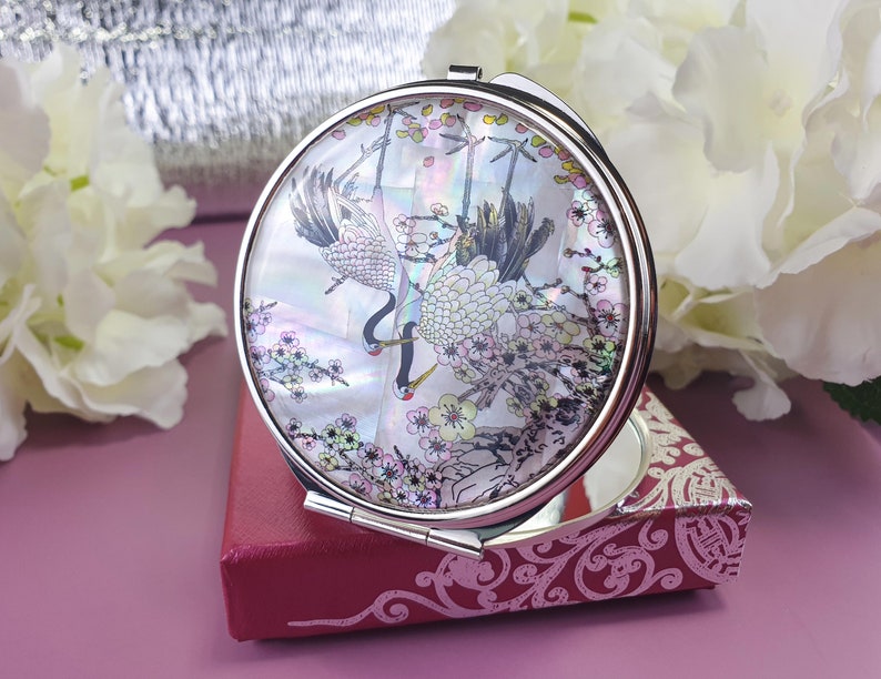 Hand held Mother of pearl women Makeup purse mirror Magnifying hand compact Pearl Pocket White Mirror Gifts From Friends image 2