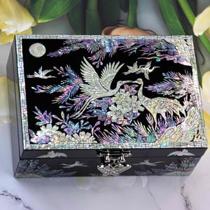Mother of Pearl Inlay Lacquer Jewelry Box Wooden Keepsake Box Ring Storage Handcrafted Vintage Korean  Wood Trinket