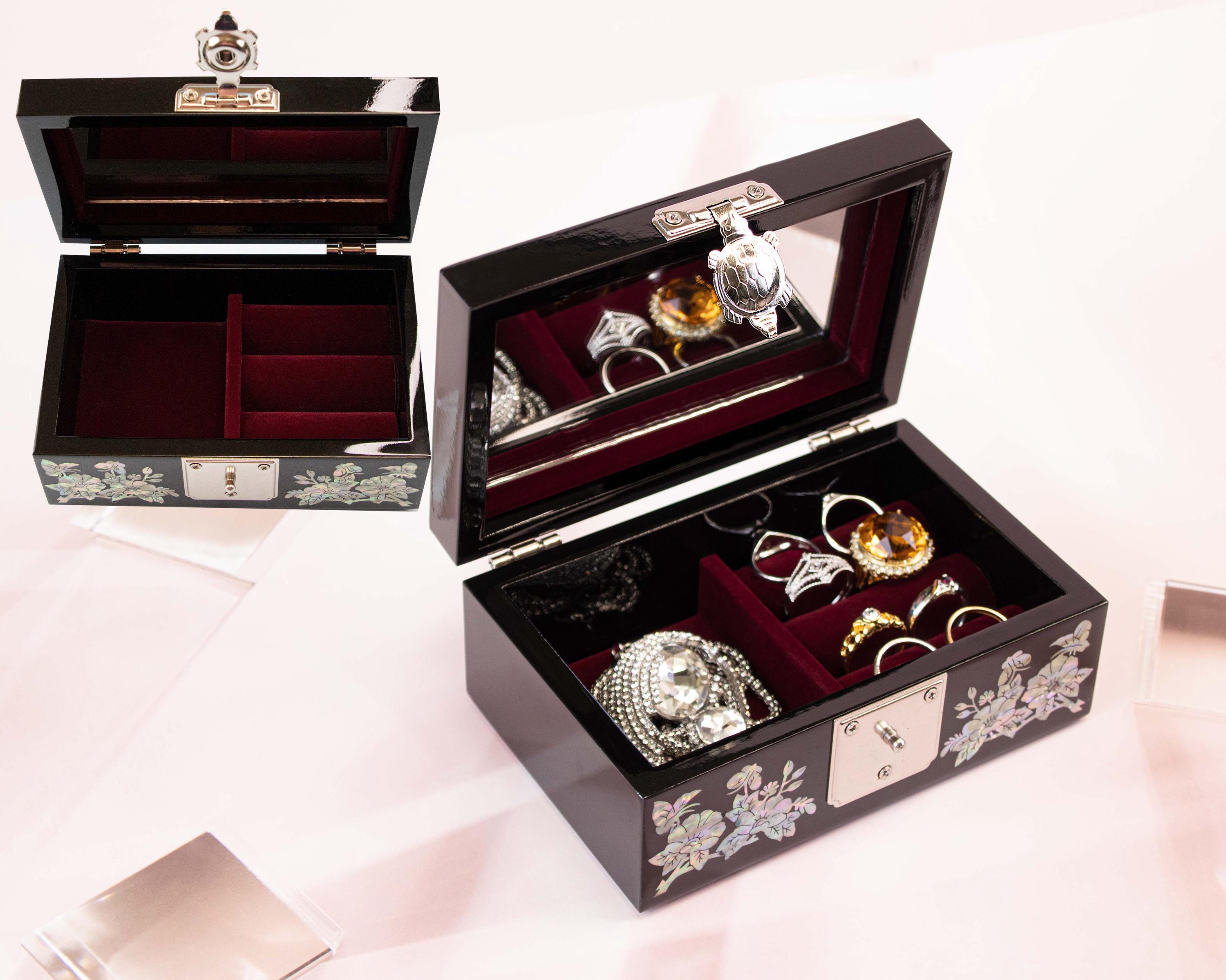 マザーオブパール象嵌ジュエリーボックス：花模様漆、タートルリング