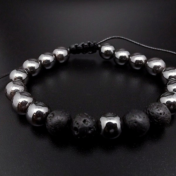 Bracelet homme ou femme perles hématite et perles pierre de Lave sur cordon noir réglable .