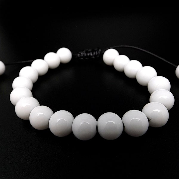 Bracelet homme ou femme Perles d'agates blanches sur cordon noir réglable très tendance.