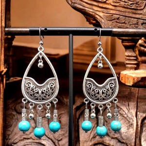 Women&#39;s dangling earrings, Valkyrie, shieldmaiden, Viking jewelry, Lagertha inspiration, gift idea, Viking earrings.