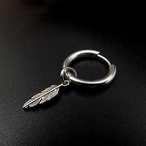 Men's mono hoop earrings in stainless steel, silver-colored metal feather, very trendy and original