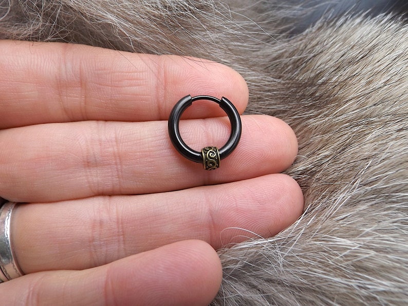 viking hoop earring in black stainless steel with metal bead image 4