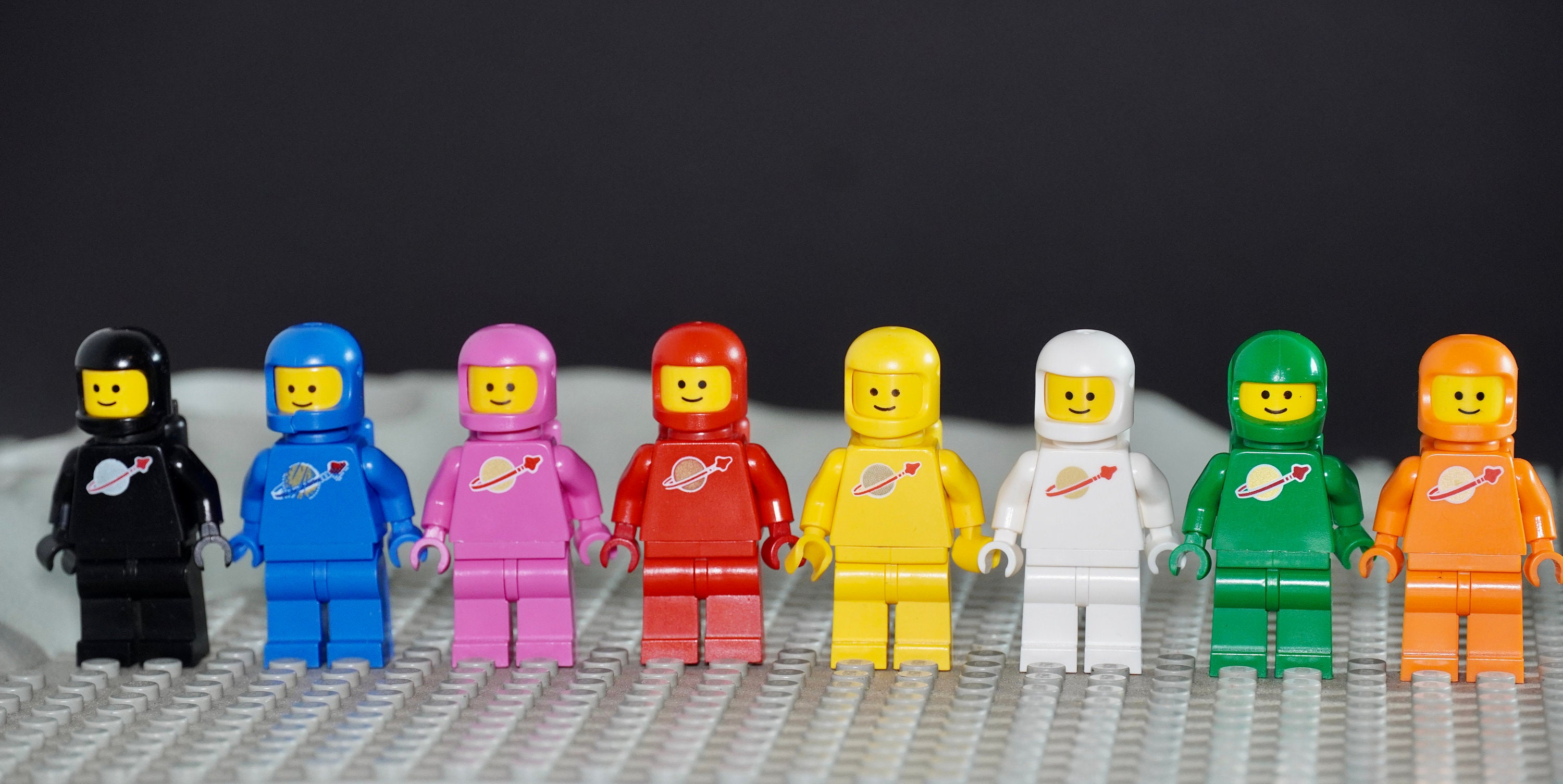 Lot of 4 Lego Red White Blue Yellow Spaceman Minifigure Classic Space  Vintage