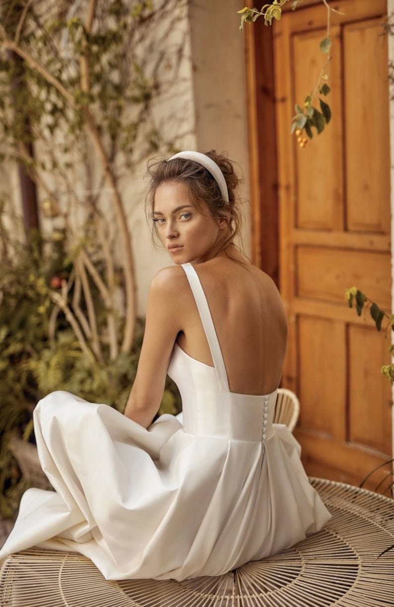 Robe de mariée simple avec poches image 4