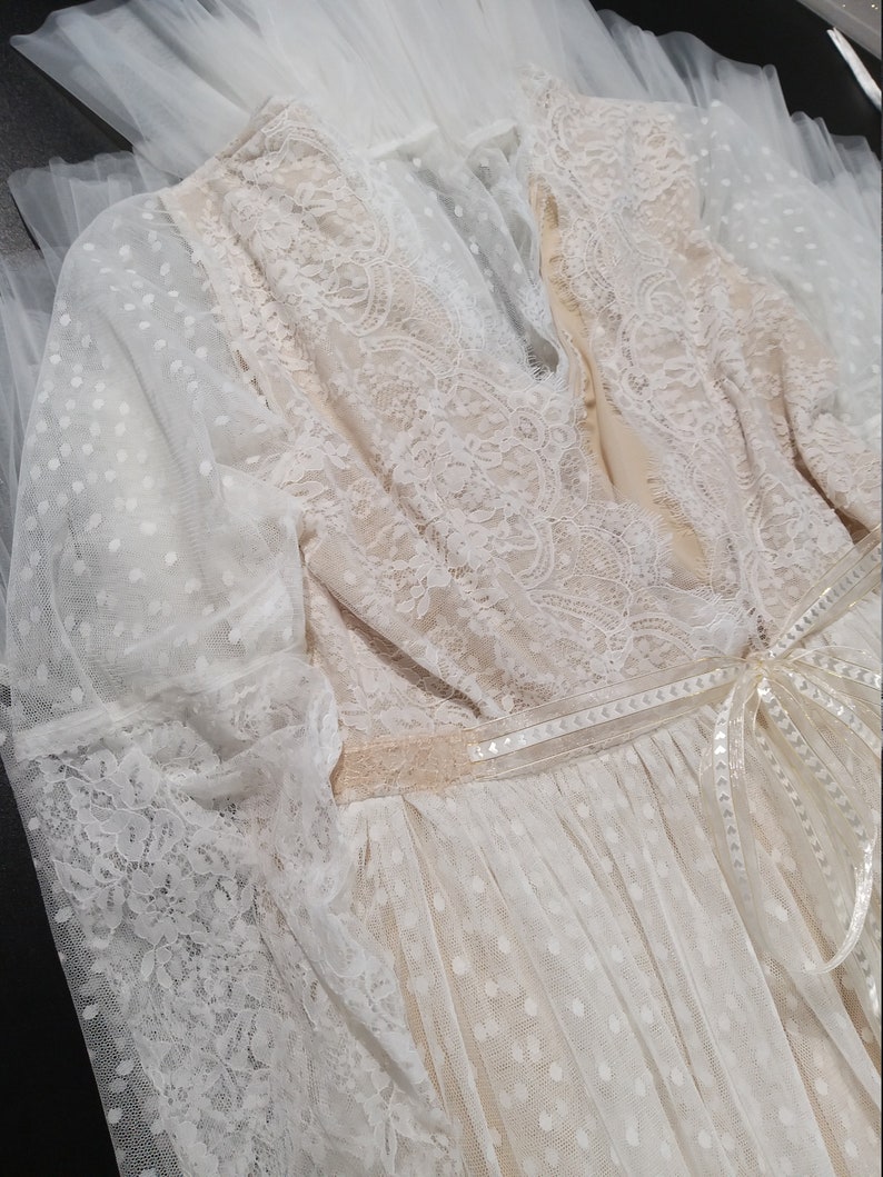 Hochzeitstrends 2022 - Brautkleider, Celestial, Tarot und mehr! Hochzeitstrends 2022 Brautkleid mit Ärmeln