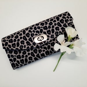 Damen Geldbörse Portemonnaie Damen Geldbeutel Brieftasche Geldgeschenk Geburtstagsgeschenk Geschenk Frau Leoprint schwarz grau ANFERTIGUNG
