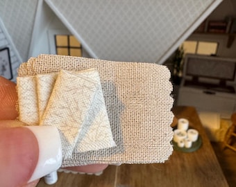 Placemats & Napkins - Scalloped