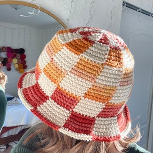 Sunrise Crochet Checkered Bucket Hat | Warm Handmade Checked Hat Pink Orange Gold Ombre, 90s Inspired Bucket Hat, Cute Handmade Gift Idea