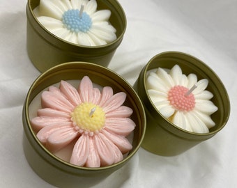 13 candle daisy daisy tin with lid made of soy wax