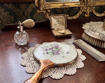 Espejo de mano antiguo de latón con cristal biselado / Espejo de tocador de porcelana pintado a mano / Decoración de tocador de estilo victoriano