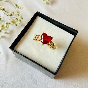 10k Solid Gold Heart Ruby Ring - Dainty Curb Chain Wedding Band