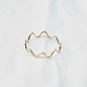10K Solid Gold Wavy wave Ring Stacking Dainty Minimalist Zig Zag Delicate Thin Simple wire Ring Handmade Small Wave Geometric Layering Ring