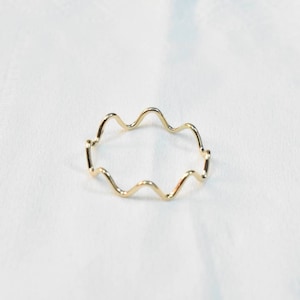 10K Solid Gold Wavy wave Ring Stacking Dainty Minimalist Zig Zag Delicate Thin Simple wire Ring Handmade Small Wave Geometric Layering Ring