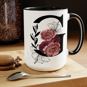 Taza con estampado, taza grande con monograma, regalo sentimental para abuela, Gigi, Géminis, regalo encantador para el Día de la Madre, taza G, regalo de flores para ella