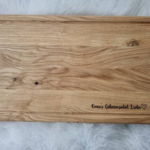 Massivholz Schneidebrett mit Saftrille und Personalisierung