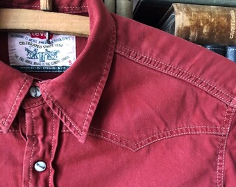 jeans shirt red