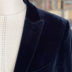 Peaked lapel suit -  España