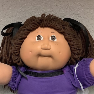 First Edition Vintage Cabbage Patch Kid Girl Brown Hair Brown Eyes FRECKLES Head Mold #2 Collectibles Collectors Doll Gifts For Girls Moms